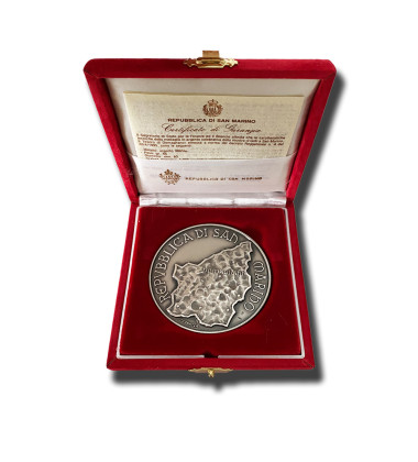 1995 San Marino Treasure of Domagnano 85g Silver Medal